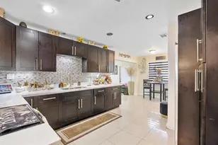 8544 Sheraton Dr, Miramar, FL 33025 - Photo 5