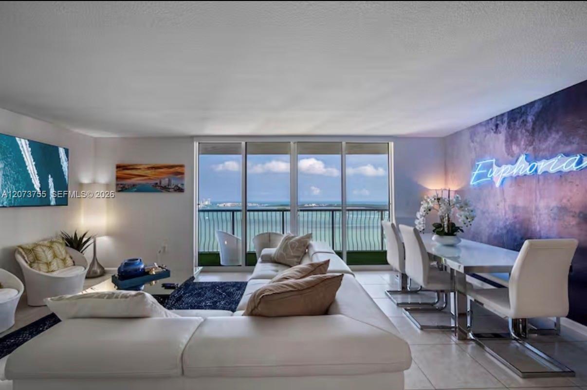 1200 Brickell Bay Dr #4101 - 1200 Brickell Bay Dr #4101, Miami, FL 33131 Luxury Property | Jose Angel Pina