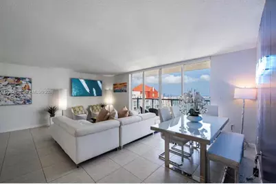 1200 Brickell Bay Dr #4101, Miami, FL 33131 - Photo 5
