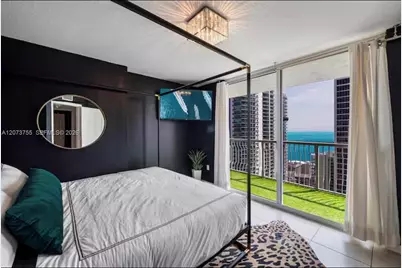 1200 Brickell Bay Dr #4101, Miami, FL 33131 - Photo 9