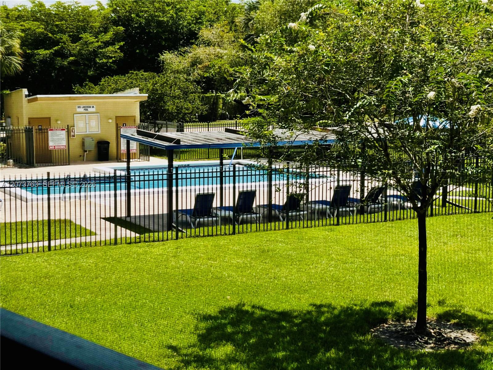 307 Lakeview Dr #202 - 307 Lakeview Dr #202, Weston, FL 33326 Luxury Property | Jose Angel Pina
