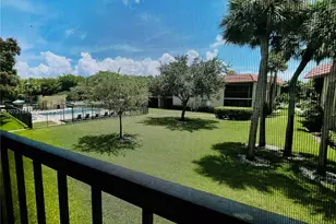 307 Lakeview Dr, Weston, FL 33326 - Photo 11