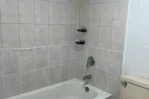 9682 Fontainebleau Blvd, Miami, FL 33172 - Photo 15