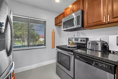 7956 Eastlake Dr #F, Boca Raton, FL 33433 - Photo 11