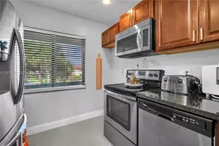 7956 Eastlake Dr, Boca Raton, FL 33433 - Photo 11