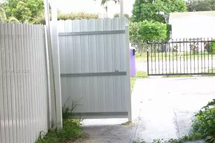 2531 NW 88th St, Miami, FL 33147 - Photo 5