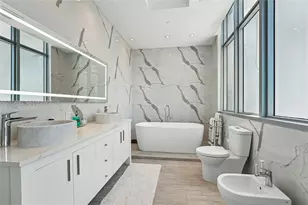 1331 Brickell Bay Dr, Miami, FL 33131 - Photo 29