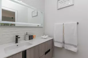 6509 NE 5th Ave, Miami, FL 33138 - Photo 9