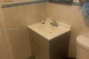 864 NW 116th St, Miami, FL 33168 - Photo 13