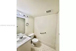571 SW 142nd Ave, Pembroke Pines, FL 33027 - Photo 5