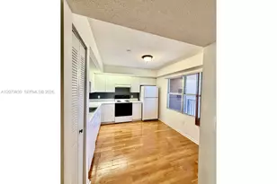 571 SW 142nd Ave, Pembroke Pines, FL 33027 - Photo 3
