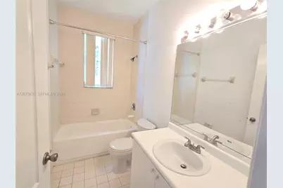 1661 SE 29th Ct #200, Homestead, FL 33035 - Photo 5