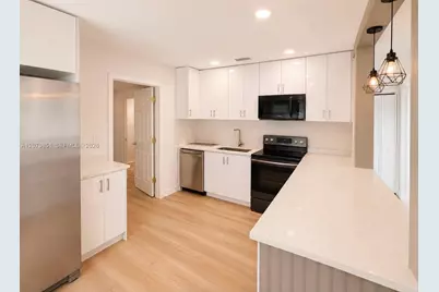 825 S 28th Ave, Hollywood, FL 33020 - Photo 3