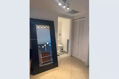 185 SW 7th St #1607, Miami, FL 33130 - Photo 3