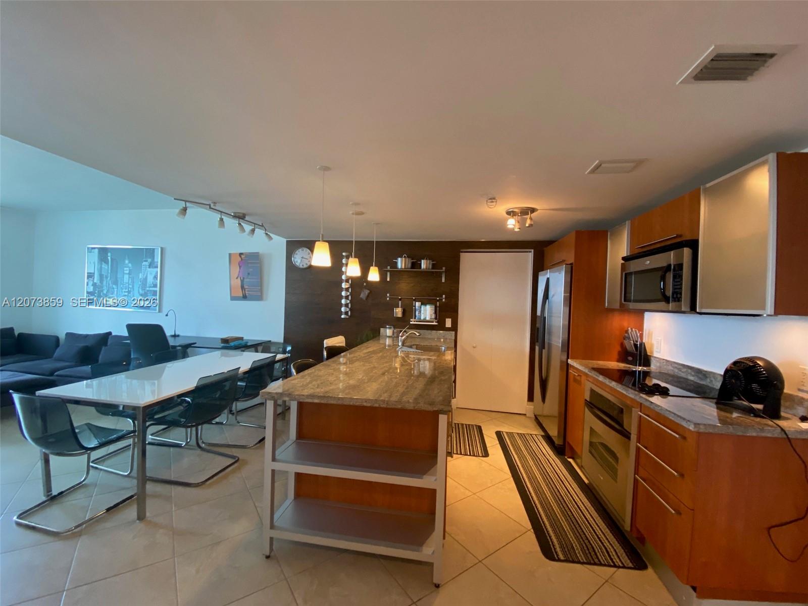 185 SW 7th St #1607 - 185 SW 7th St #1607, Miami, FL 33130 Luxury Property | Jose Angel Pina