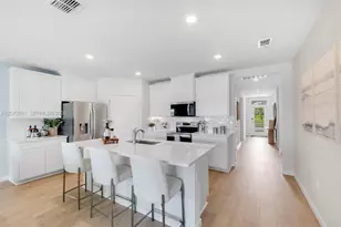 9082 Venetian Sq, Vero Beach, FL 32966 - Photo 11