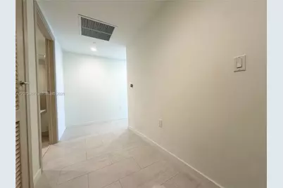 1000 Brickell Plz #4301, Miami, FL 33131 - Photo 29