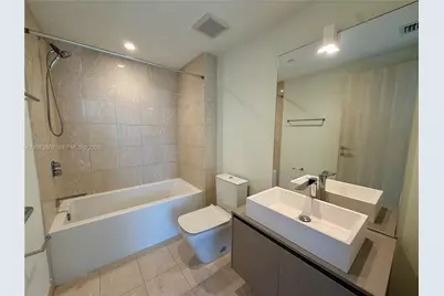 1000 Brickell Plz #4301, Miami, FL 33131 - Photo 35