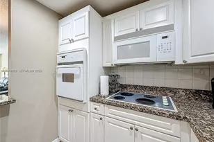 19380 Collins Ave, Sunny Isles Beach, FL 33160 - Photo 5