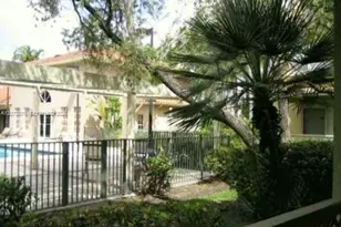 18328 NW 68th Ave, Hialeah, FL 33015 - Photo 17
