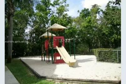 18328 NW 68th Ave #O, Hialeah, FL 33015 - Photo 19