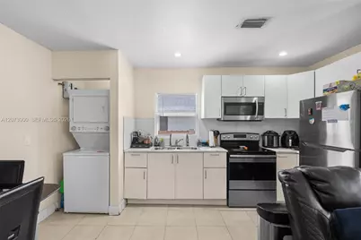 3073 NW 59th St, Miami, FL 33142 - Photo 5