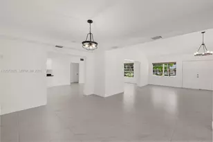 8261 SW 142nd St, Palmetto Bay, FL 33158 - Photo 13