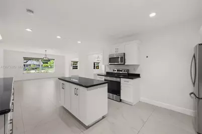 8261 SW 142nd St, Palmetto Bay, FL 33158 - Photo 15