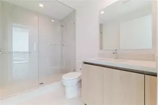 2411 Laguna Cir, Miami, FL 33181 - Photo 15
