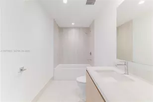 2411 Laguna Cir, Miami, FL 33181 - Photo 19
