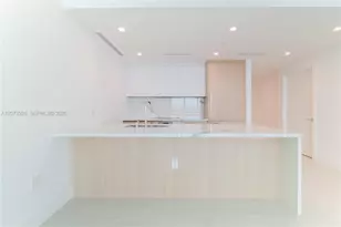 2411 Laguna Cir, Miami, FL 33181 - Photo 3