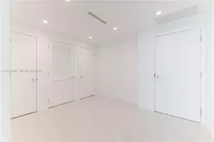 2411 Laguna Cir, Miami, FL 33181 - Photo 17