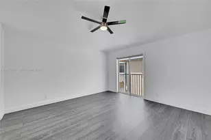11201 Lakeview Dr, Coral Springs, FL 33071 - Photo 15