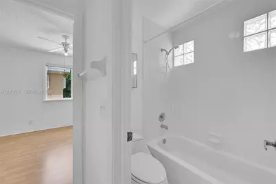 11201 Lakeview Dr #48-M, Coral Springs, FL 33071 - Photo 23