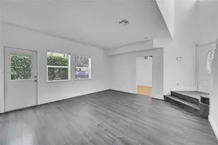11201 Lakeview Dr, Coral Springs, FL 33071 - Photo 5