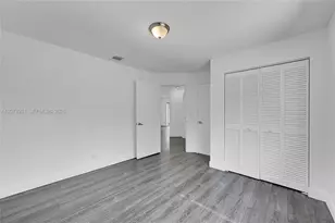 11201 Lakeview Dr, Coral Springs, FL 33071 - Photo 25