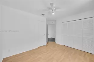 11201 Lakeview Dr, Coral Springs, FL 33071 - Photo 21