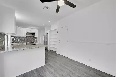 11201 Lakeview Dr #48-M, Coral Springs, FL 33071 - Photo 9