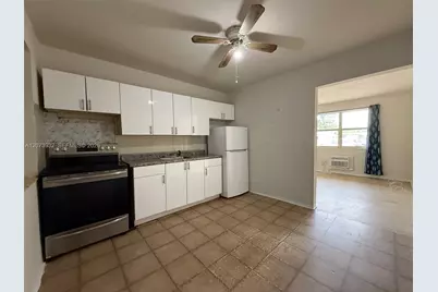 900 SW 5th St #2, Hallandale Beach, FL 33009 - Photo 1