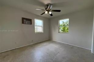 900 SW 5th St, Hallandale Beach, FL 33009 - Photo 5