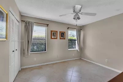 2140 SW 97th Ln, Davie, FL 33324 - Photo 15