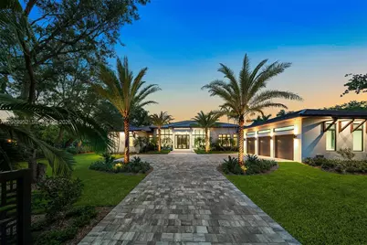10860 SW 67th Ct, Pinecrest, FL 33156 - Photo 1