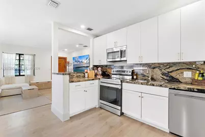 1000 NW 10th Ct, Miami, FL 33136 - Photo 7
