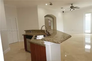 18125 NW 89th Ct, Hialeah, FL 33018 - Photo 9