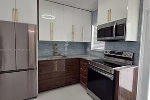 1420 Pennsylvania Ave, Miami Beach, FL 33139 - Photo 1
