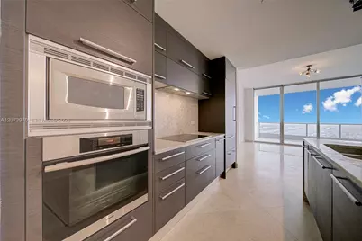 900 Biscayne Blvd #5203, Miami, FL 33132 - Photo 5