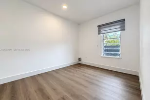 7560 NE Miami Ct, Miami, FL 33138 - Photo 3