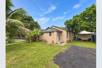 7560 NE Miami Ct #1, Miami, FL 33138 - Photo 1