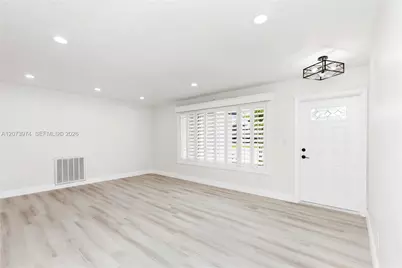 1900 NW 82nd Ter, Pembroke Pines, FL 33024 - Photo 7