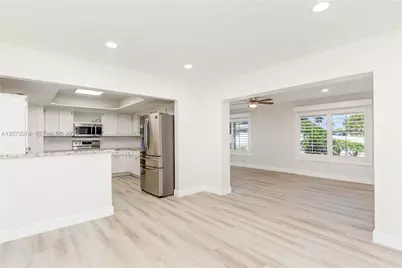 1900 NW 82nd Ter, Pembroke Pines, FL 33024 - Photo 13